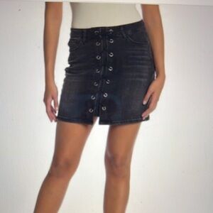 Kensie Black Lace up Stretch Denim mini Skirt size 8/29.